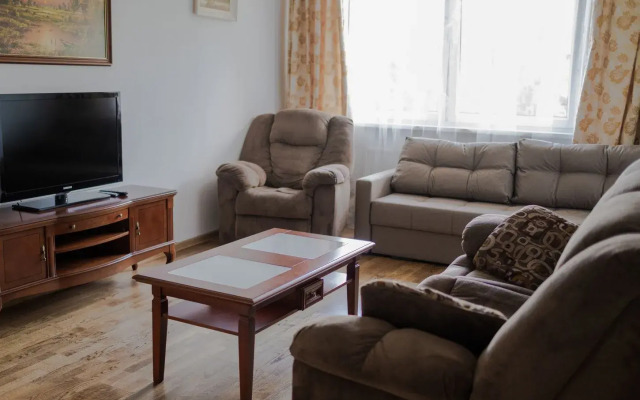 Квартира В Парковом переулке 7