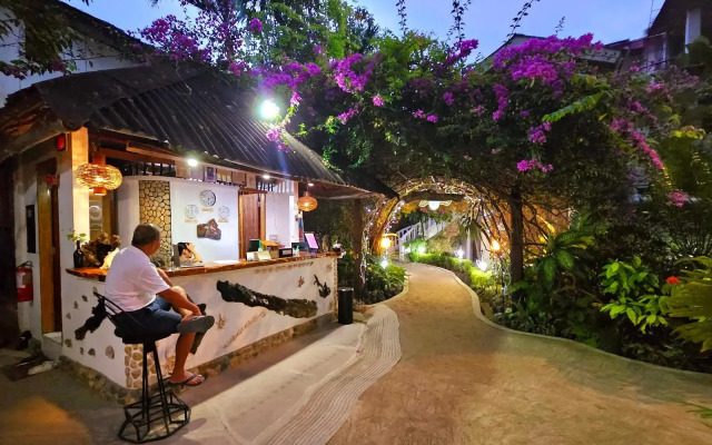 Курортный отель CocoLoco Boracay Beach Resort