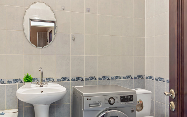 Na Zhukovskogo 18 Flat