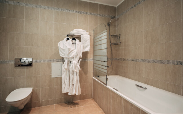 Azimut Park Hotel& SPA Repino