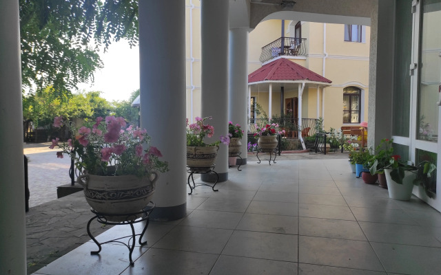 Primorskiy Dvorik Hotel