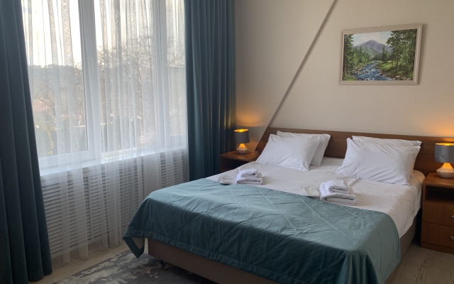 Lastochka Hotel