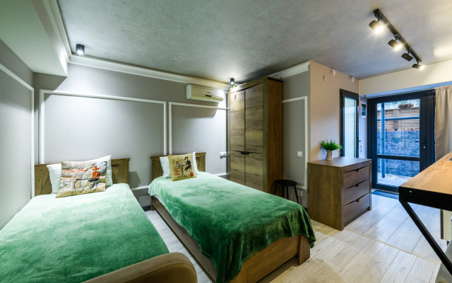 Апартаменты на Защитников Кавказа 114