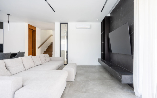 Частный дом 2-х этажный коттедж с дизайнерским ремонтом