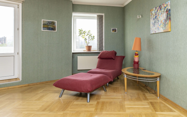 Prostornaya S Dvumya Spalnyami Flat