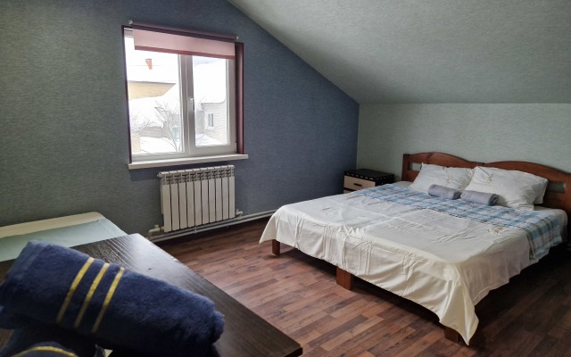 Na Ostrovskogo 1 Private house
