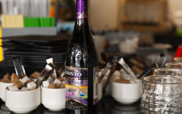GUSTO Hotel