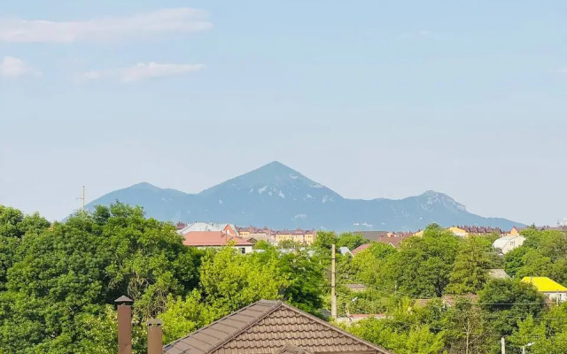 Uyutnaya Dvushka v Kurortnoy Zone Flat