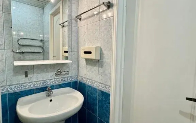 U Ploschadi Trekh Vokzalov Flat