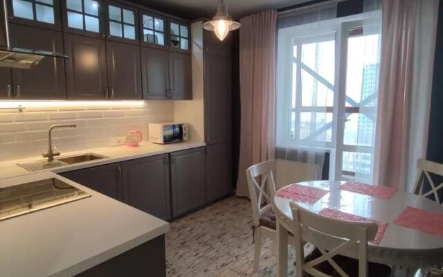 Апартаменты с Балконом и Видом на Город на Ленина 59Р