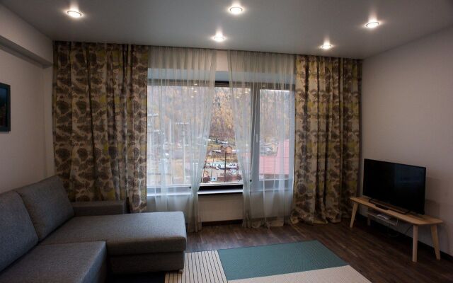 Green Day Apartments