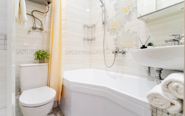 Sovremennaya, Prostornaya S Konditsionerom Flat