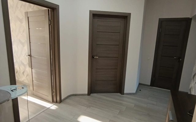 Dvuhkomnatanaya s Dvumya Lodzhiyami Flat