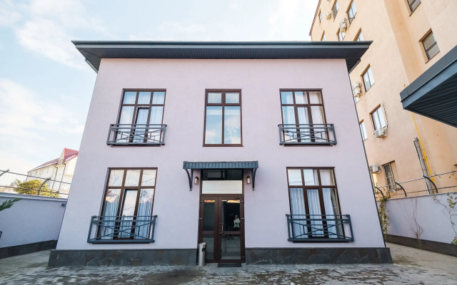 Lalebi Guest House