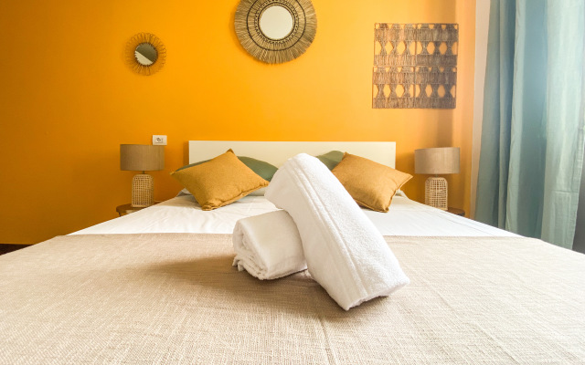 Giallomango Apt in Lucca Apartments