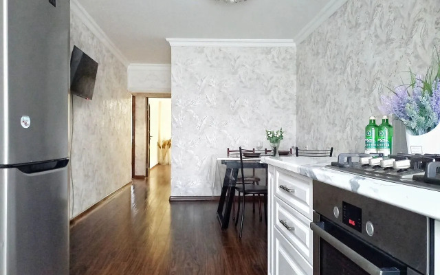 Квартира со Свoим Двором и Гаражом