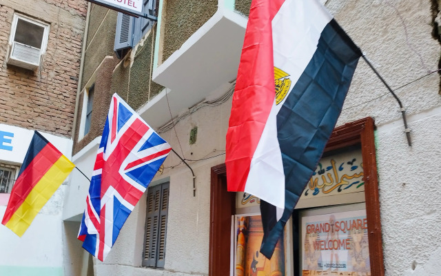 Grand Square Luxor Hostel