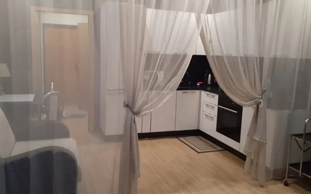S Konditsionerom i Kaminom na Leninskom Prospekte 2+1 Flat