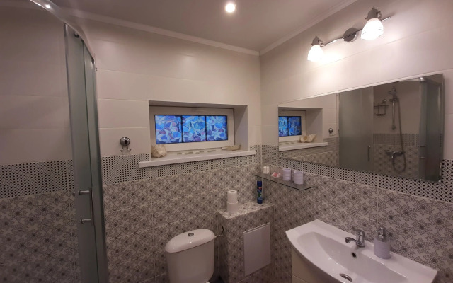 Listya Travyi Guest House