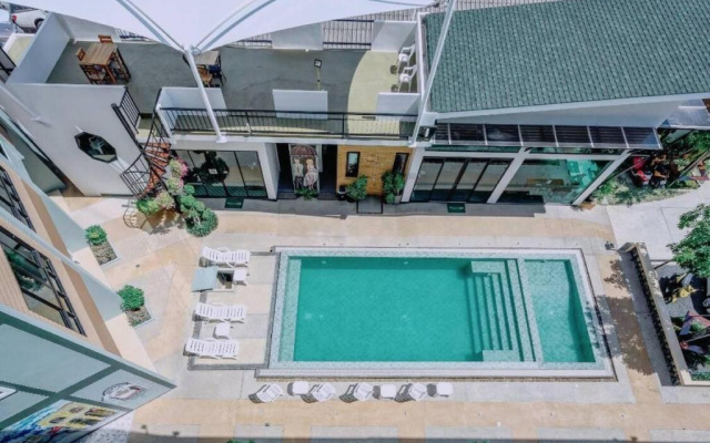 Отель Phuket Airport Place