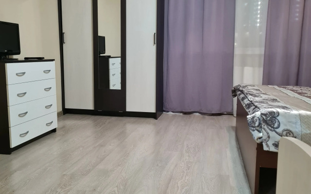 1 Komnatnaya Grina 14 Flat
