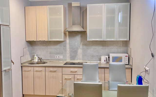 Shokolad U Mts Almazova Flat