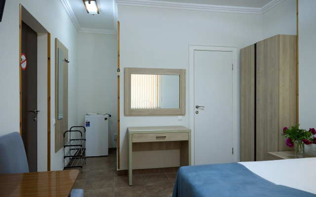 Vanatur Guest house