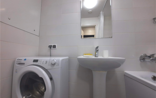 Tretyya Studiya Na Laryushina 4/2 Apartments