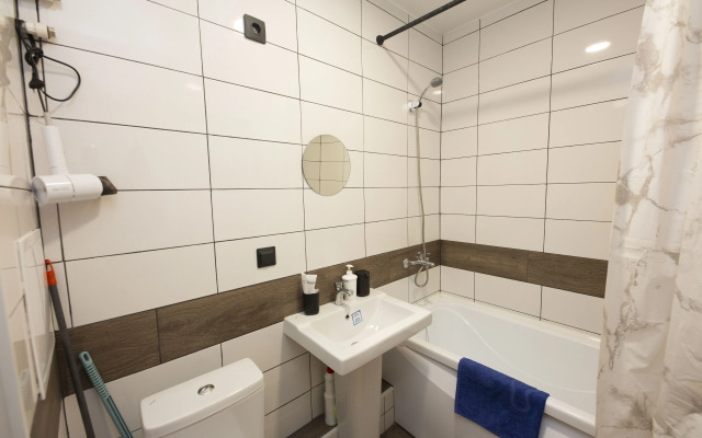 Квартира Тюмень - наш Дом на Ул. Мельникайте, дом 83