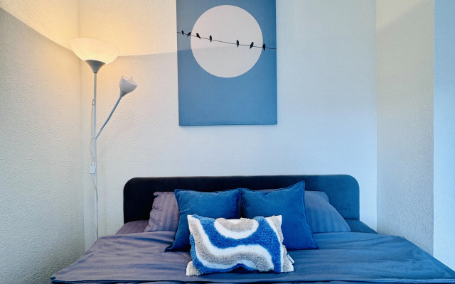 Квартира Шикарная Студия с Французским Балконом в Сердце Европейского