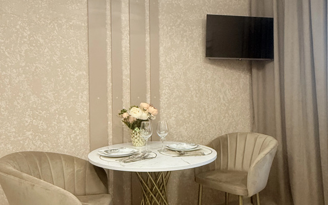 Dizaynerskaya S Vidom Na Reku Flat