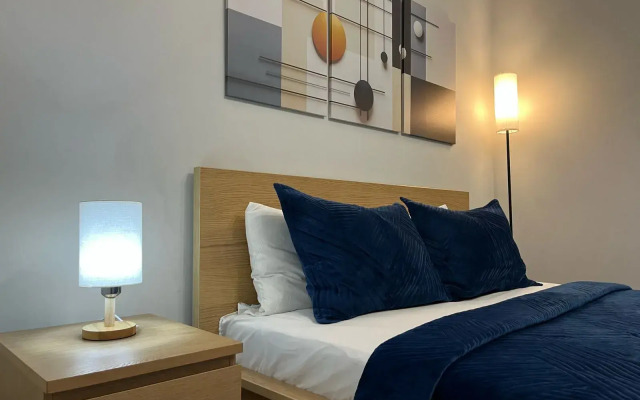 Квартира Просторные апартаменты на Ленинградской