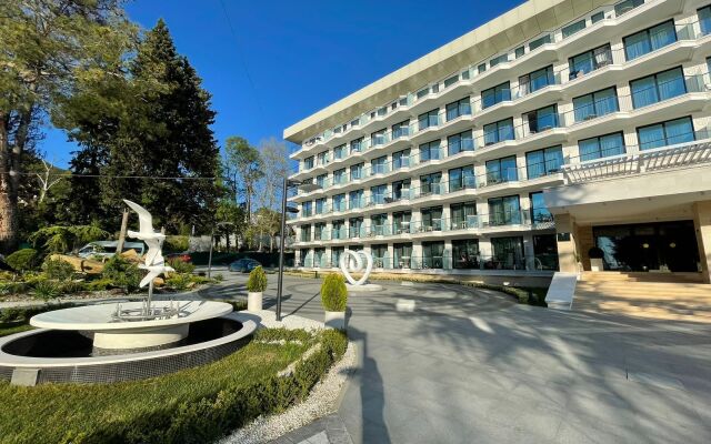 Lazurnyye v Luchezarnom Apartments