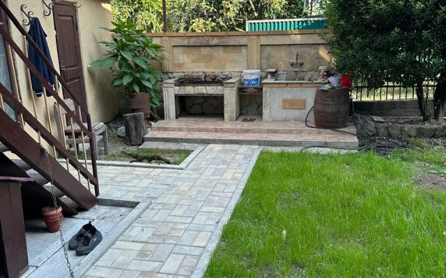 V Gostyakh U Zaura Private house