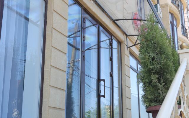 Feniks Hotel