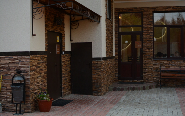 Tet-A-Tet Hotel