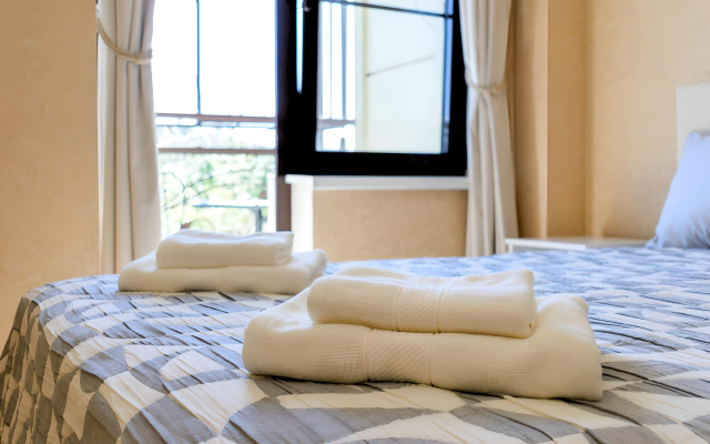 Green Sail Apartments