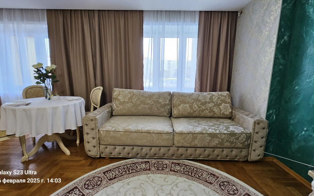 Апартаменты с Просторной Лоджией