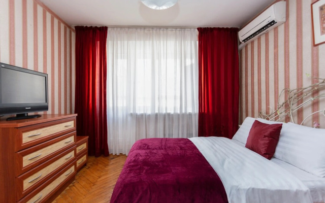 Na Ulitse Industrialnaya 15/1 Flat