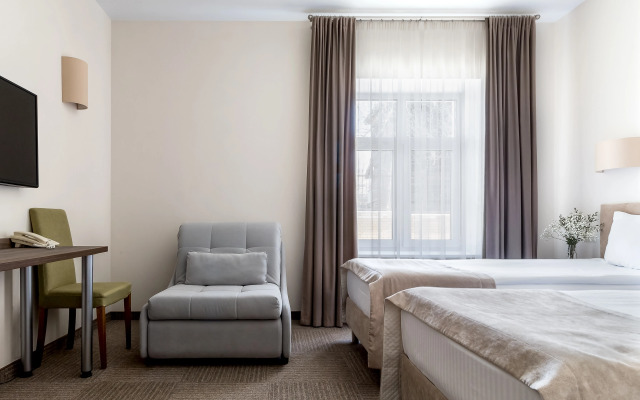 Staryij Dvorik Na Orlovskoj Hotel