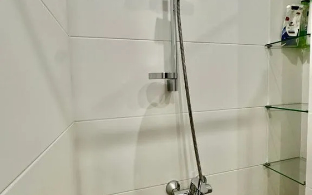 Na Tavricheskoy 7k2 Flat