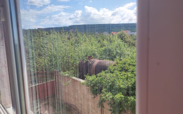 Mozhzhevelovaya Roscha Guest House