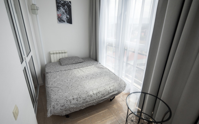 Studiya Per B Khmelnitskogo Flat