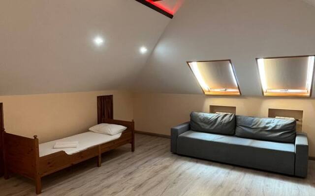 Semeynye Dvukhurovnevye Aysberg Apartments