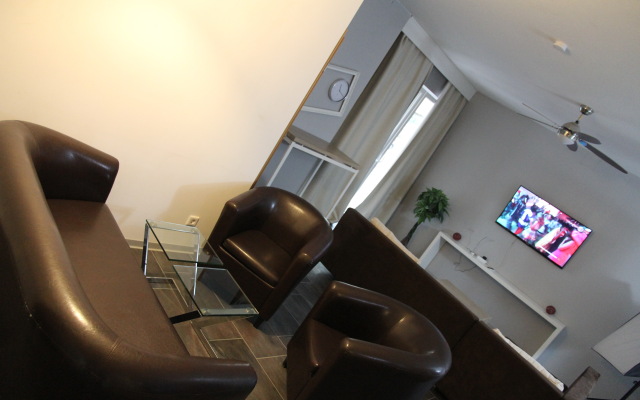 Caplex Apartments