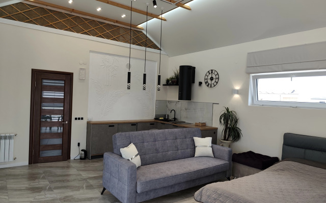 S Launzh Zonoy, Barbekyu I Baney Guest House