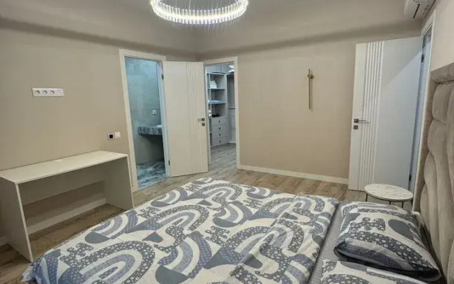 Квартира двухкомнатная в кoттeджном кoмплeкce ЖК Лазуpный беpeг 2