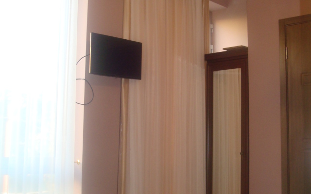Happy Holiday Hotel