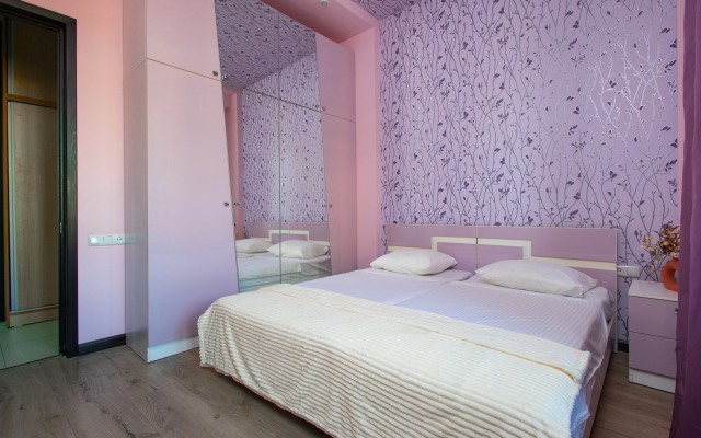 3-komn. ryadom s restoranom DIMOND, DI8210 Flat