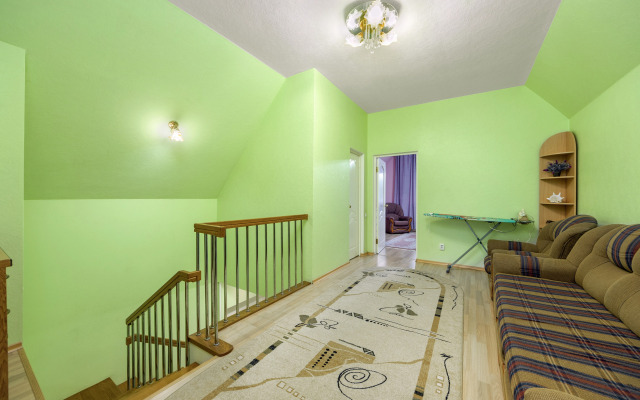 S Basseynom I Hammamom Private House